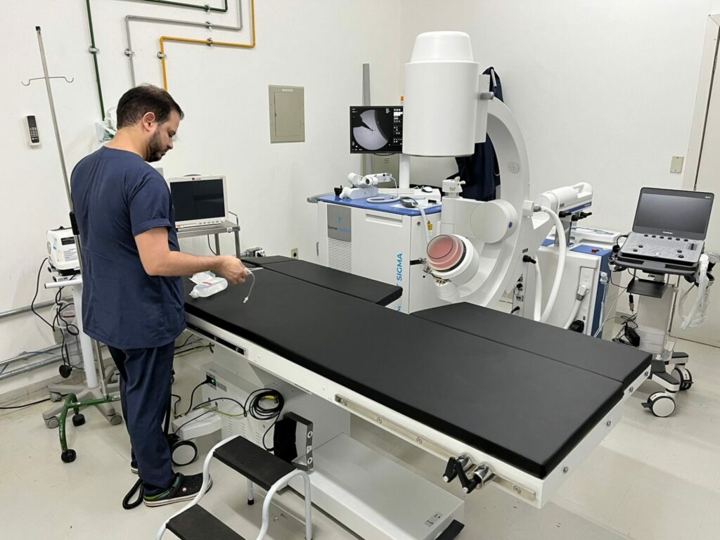 HBDF inaugura equipamento de alta tecnologia para tratar cálculos renais