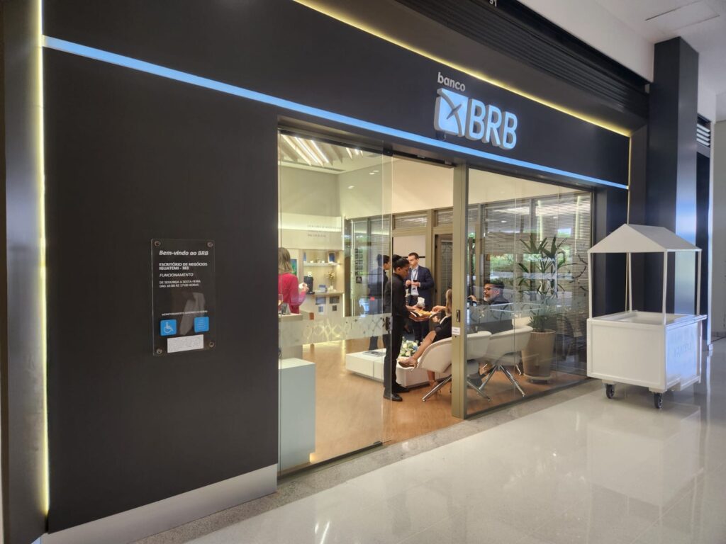 Banco BRB inaugura agência no shopping Iguatemi
