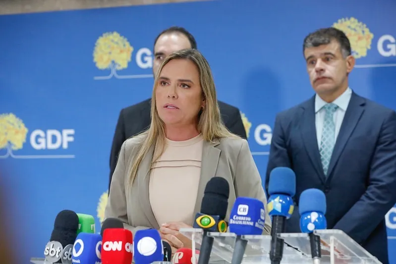 Celina passa bem após procedimento para retirada de líquido dos pulmões