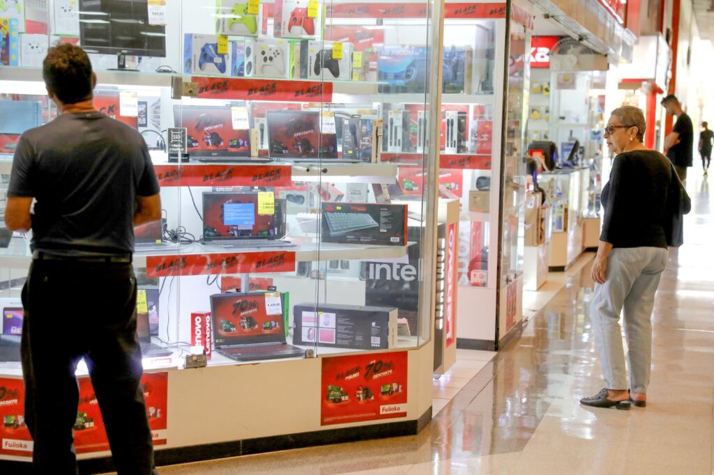 Black Friday: Cuidado com as promoções pode evitar transtornos e golpes