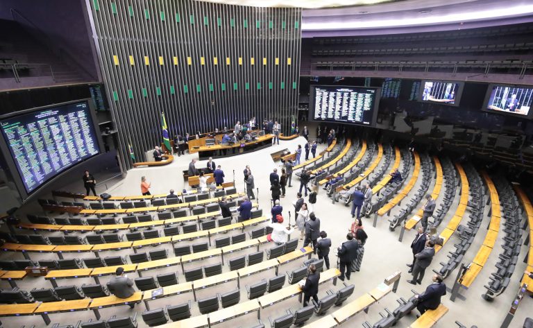 Congresso aprova LDO de 2025 com meta de déficit fiscal zero
