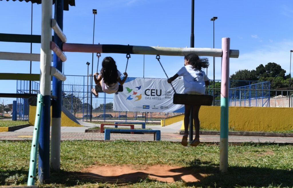 Investimento de R$ 12 milhões transforma a rotina de crianças e adolescentes alunos dos CEUs das Artes