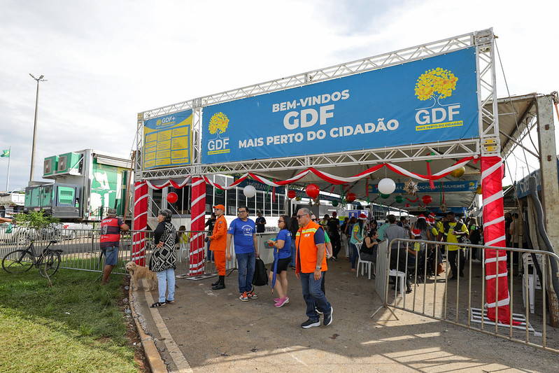 Ceilândia recbe diversos serviços do governo em carretas itinerantes