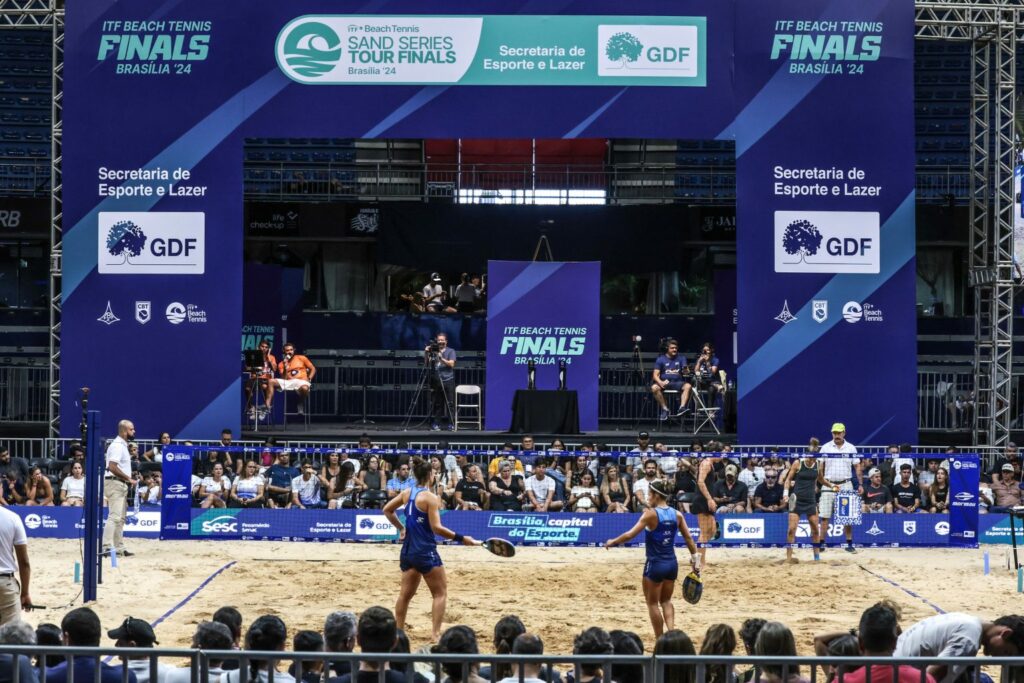 Brasileiros decidem título inédito do ITF Beach Tennis Finals em Brasília