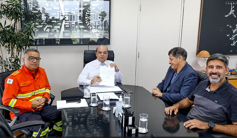 Governador Ibaneis autoriza a promoção de 674 bombeiros militares