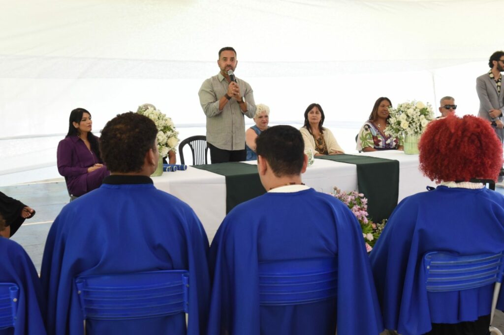 Formatura na Escola do Parque da Cidade celebra superação e esperança