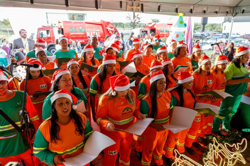 Coral dos Garis leva clima de Natal a shopping da Asa Sul