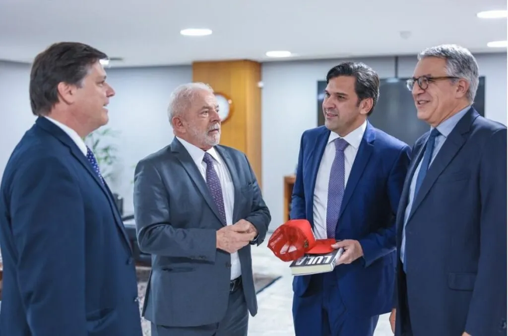 Apoiador de Lula e aliado de Renan, deputado Isnaldo Bulhões, relator do FCDF, deve referendar proposta do petista que prejudica a capital federal