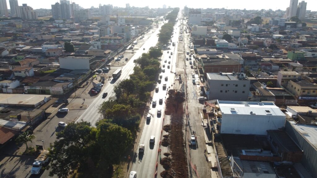 Iniciada troca de 600 luminárias para modernizar a iluminação na Avenida Hélio Prates