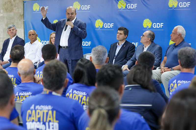 GDF lança programa para modernizar toda a iluminação pública do DF