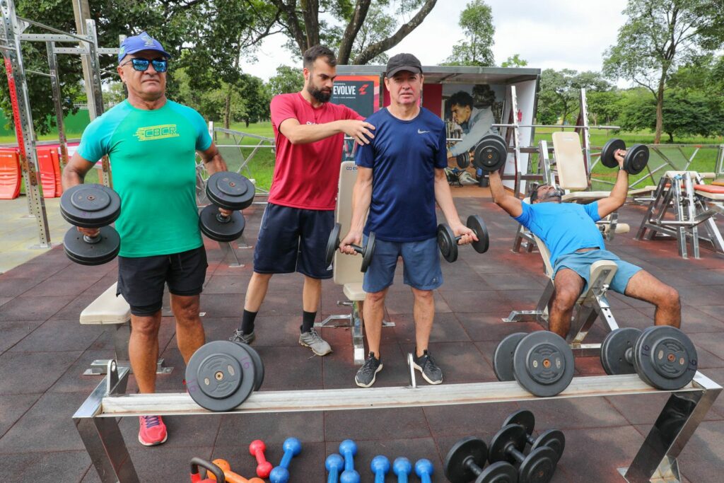 Academia pública do Parque da Cidade atrai diversidade de praticantes em Brasília