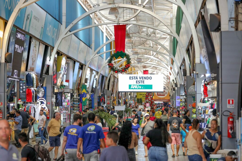 Comércio e serviços impulsionam economia do DF no 3º trimestre