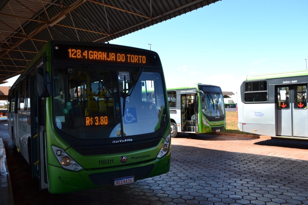 Governo do DF mantém tarifas de ônibus coletivos congeladas até 2026