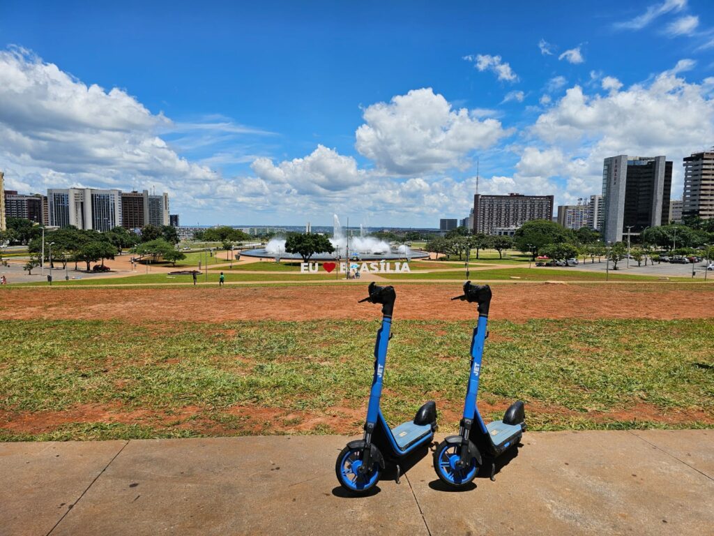 Patinetes elétricos chegam ao Distrito Federal para período de testes