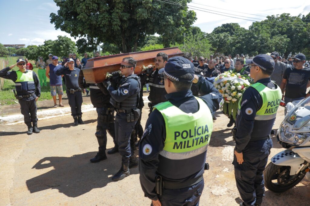 Comoção marca despedida de policial do DF que faleceu em Maceió