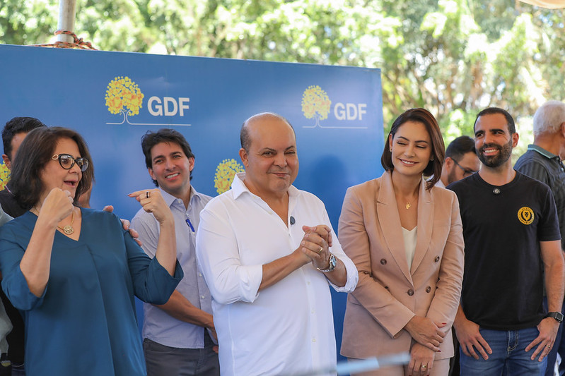 Ibaneis inaugura 2ª escola integral bilíngue em Libras-Português