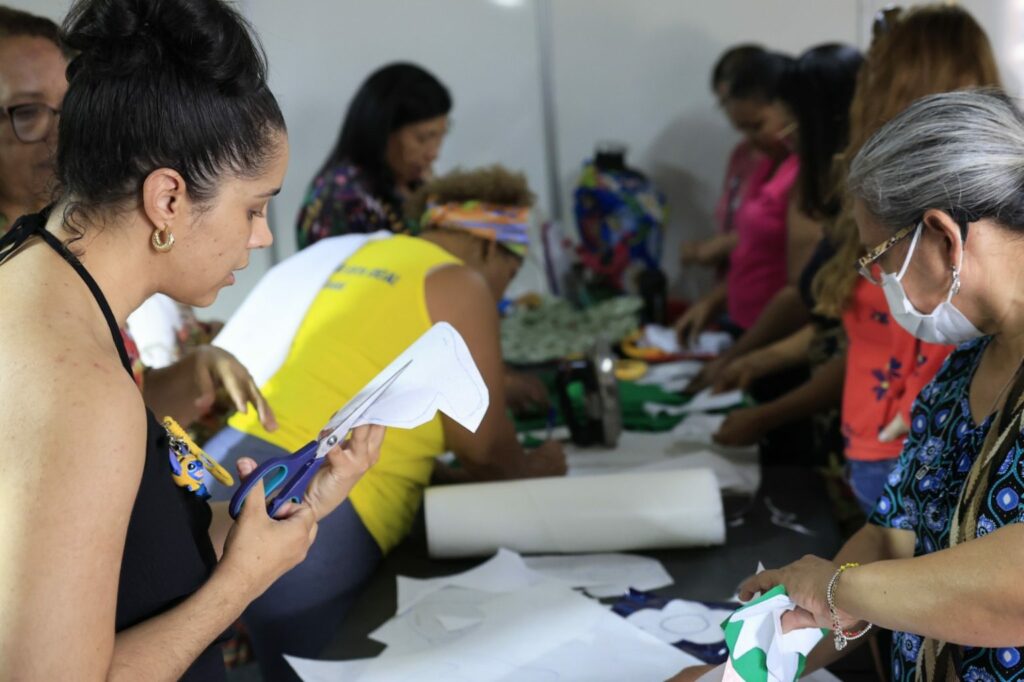 Olhar Para o Futuro: oficinas profissionalizantes para mulheres em Planaltina