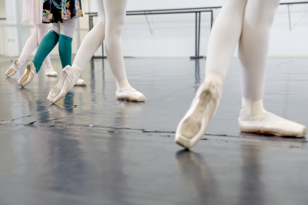 Inscrições abertas para crianças em curso gratuito de ballet clássico
