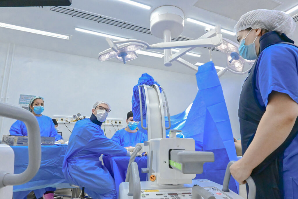 Iges-DF abre seleção para médicos com salários de até R$ 15 mil