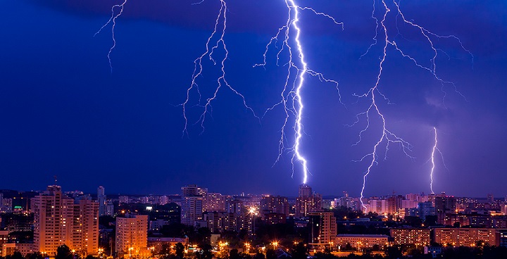 Alerta de raios: Saiba como se proteger durante tempestades no DF