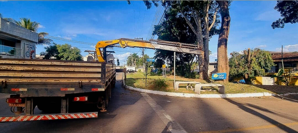 Mutirão do GDF Presente na Vila Telebrasília remove 110 toneladas de entulho