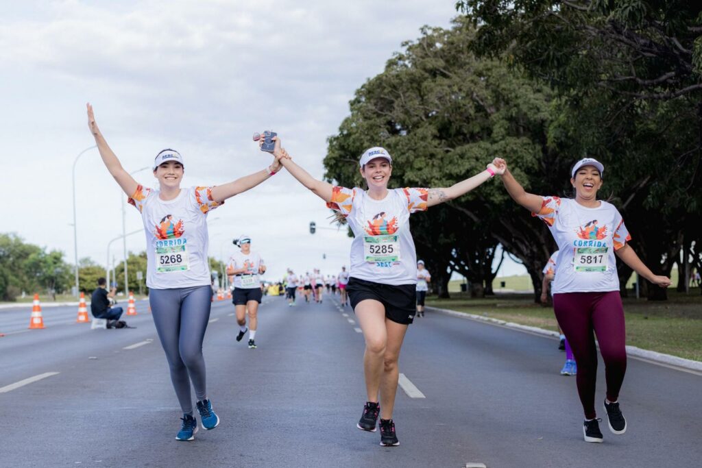 Mais de 1.200 mulheres participam da Corrida Flores do Cerrado