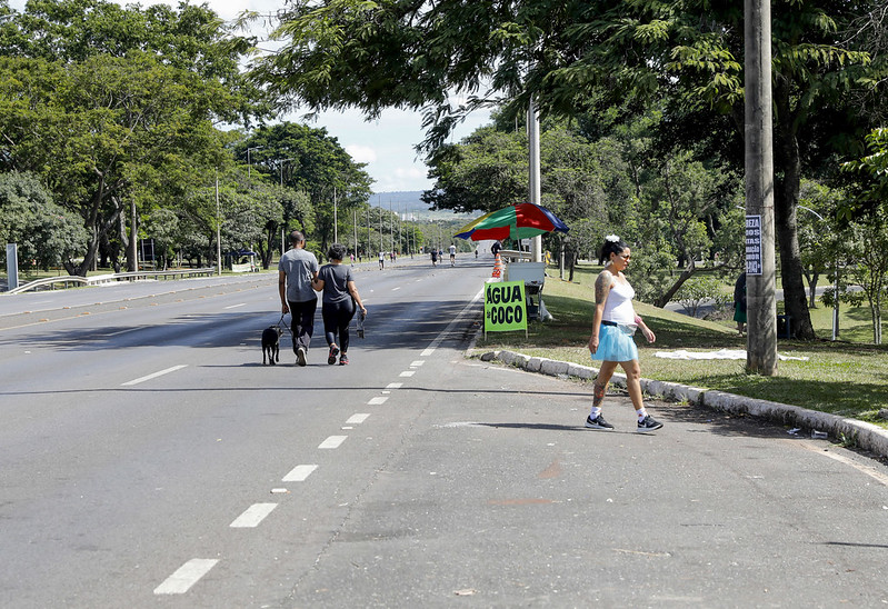 Brasilienses aproveitam o Eixão do Lazer ampliado durante o Carnaval