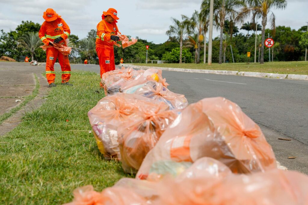 Carnaval de Brasília tem recorde de limpeza com redução de resíduos