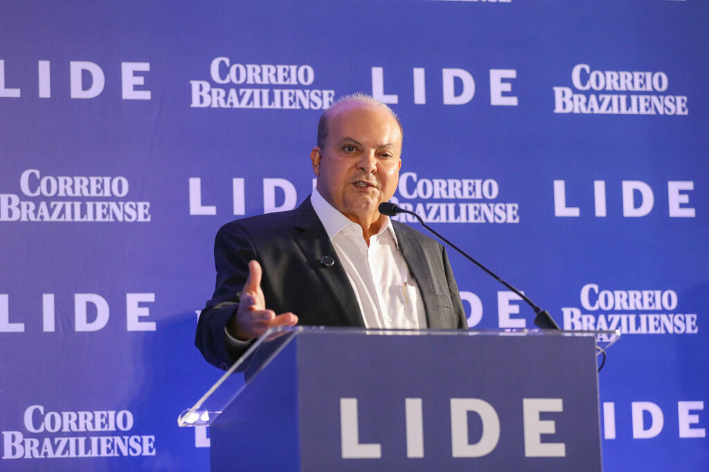 Ibaneis destaca economia e transição energética do DF no Brasil Summit