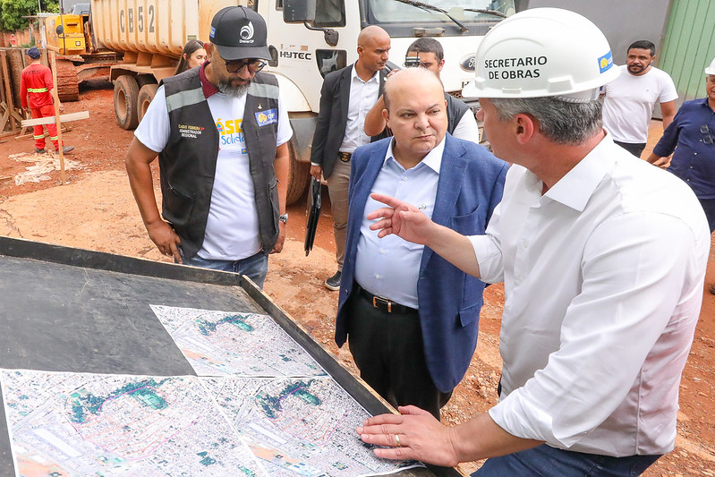 Ibaneis Rocha visita obras de infraestrutura urbana no Sol Nascente