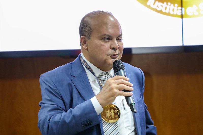 Governador Ibaneis toma posse na Academia Brasiliense de Direito