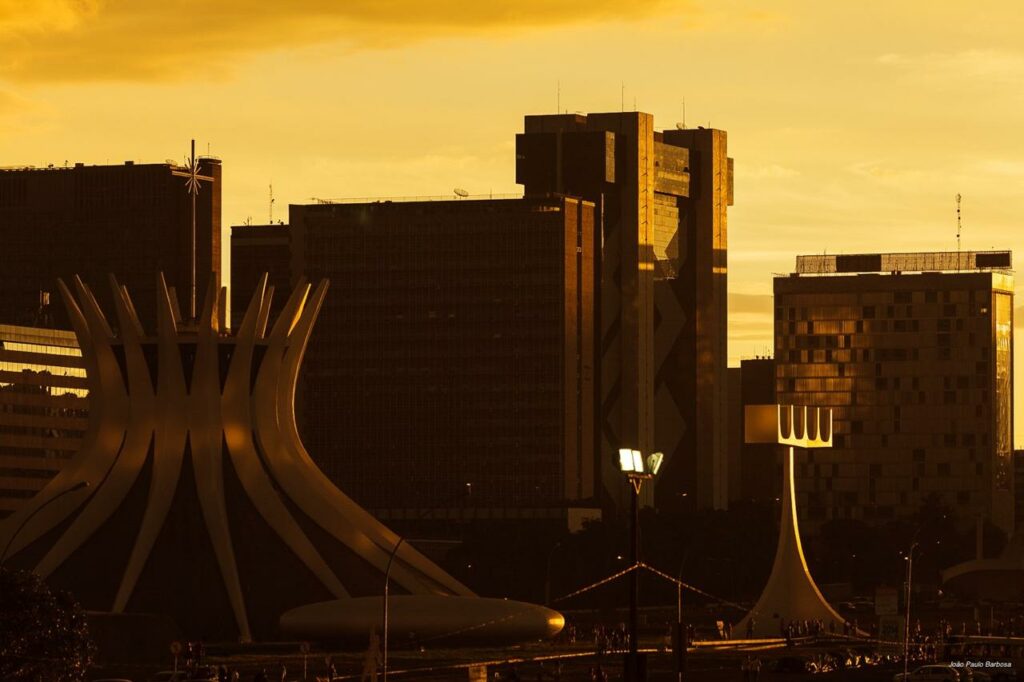 Exposição “Brasília: 65 voltas ao redor do Sol”
