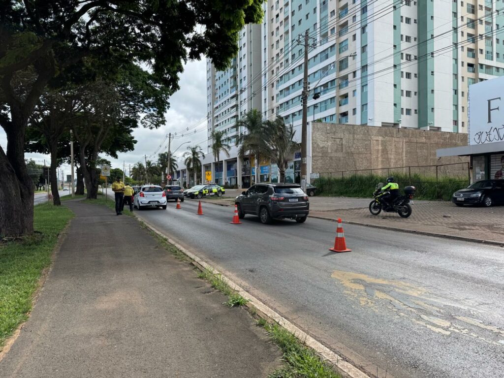 Fiscalização do Detran autua 57 condutores sob efeito de álcool no fim de semana