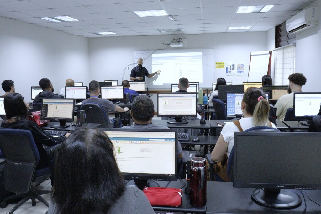 Novos cursos à distância são oferecidos pela Escola de Governo
