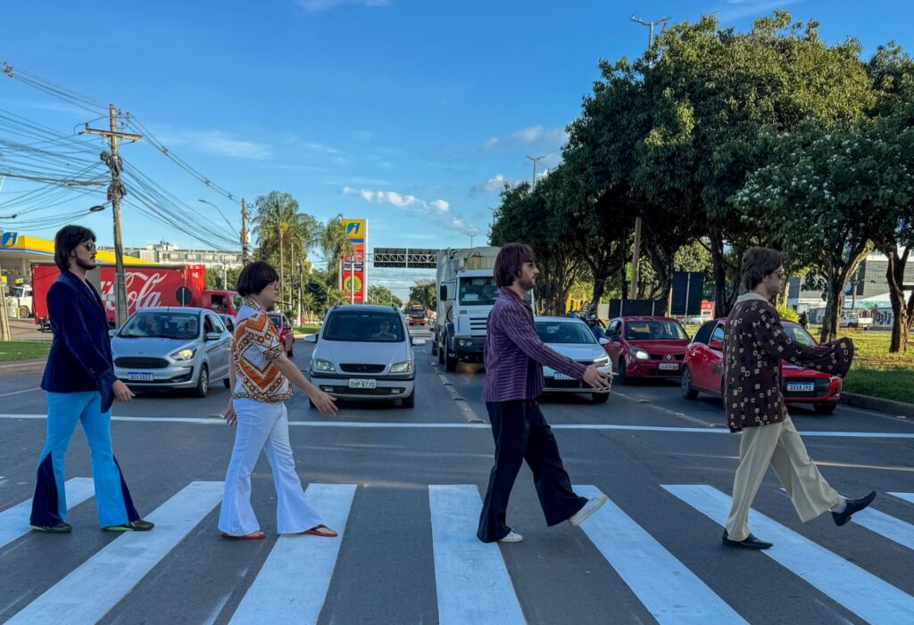 Ação educativa comemora os 28 anos da faixa de pedestre em Brasília