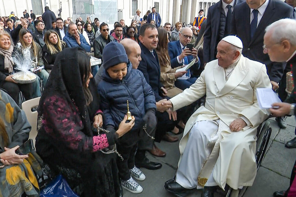 Governador Ibaneis Rocha lamenta morte do papa Francisco