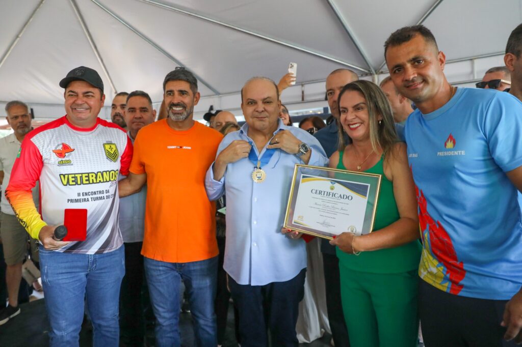 Em evento de Roosevelt, Ibaneis anuncia concurso para CBMDF