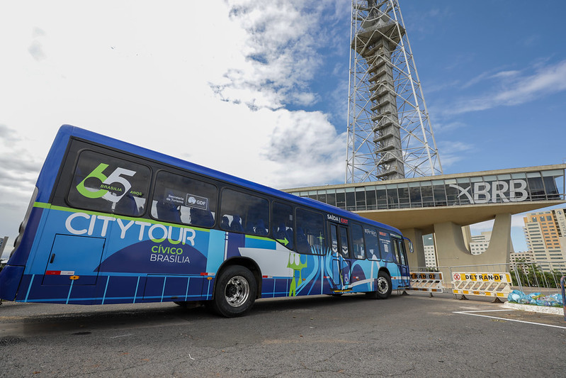 City tour gratuito mostra história e beleza de Brasília a moradores e turistas