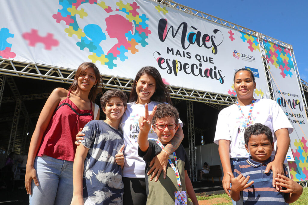 Programas do GDF oferecem apoio às mães com  capacitação e serviços