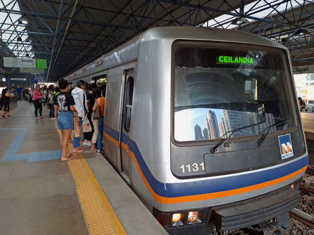 Metrô-DF testa tecnologia inédita de acesso por biometria da palma da mão