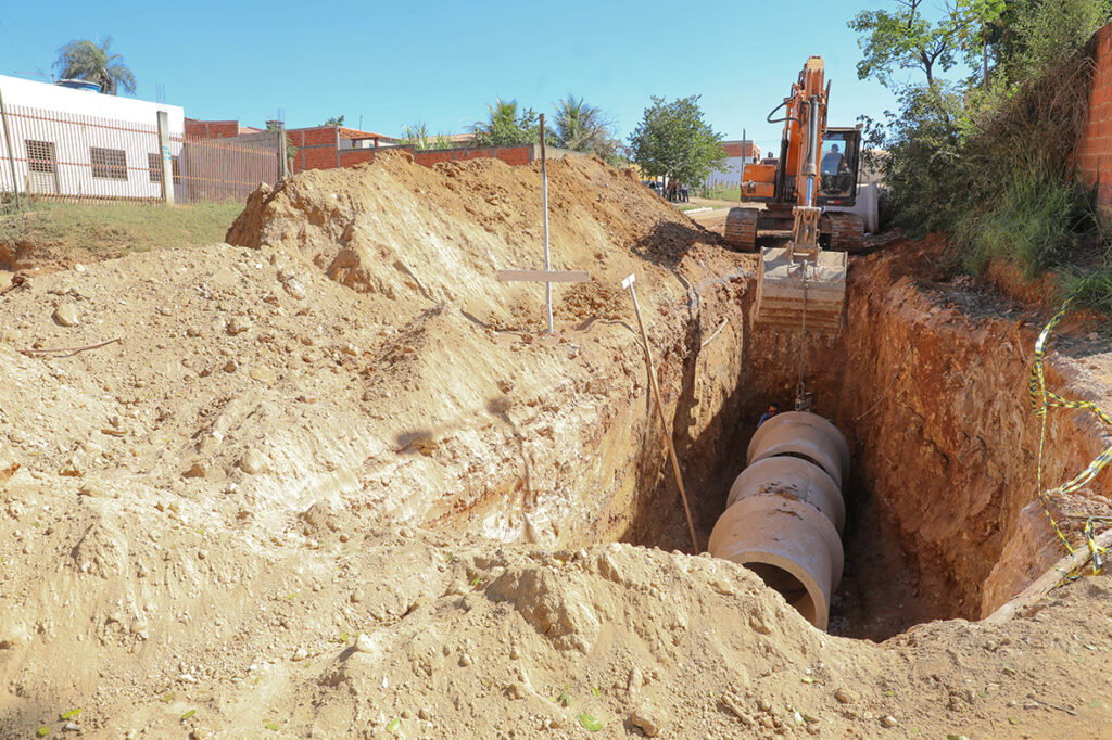 Obras de drenagem e mutirão de serviços melhoram infraestrutura do Bananal, na Fercal