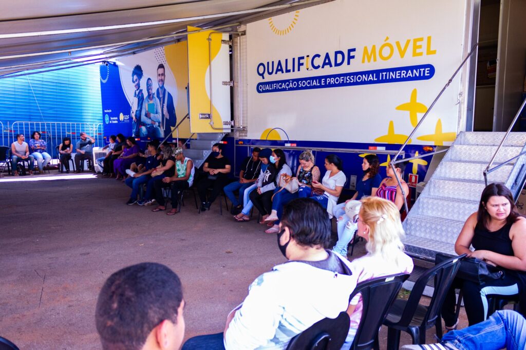 QualificaDF Móvel inicia ciclo com mais de mil vagas em cursos gratuitos