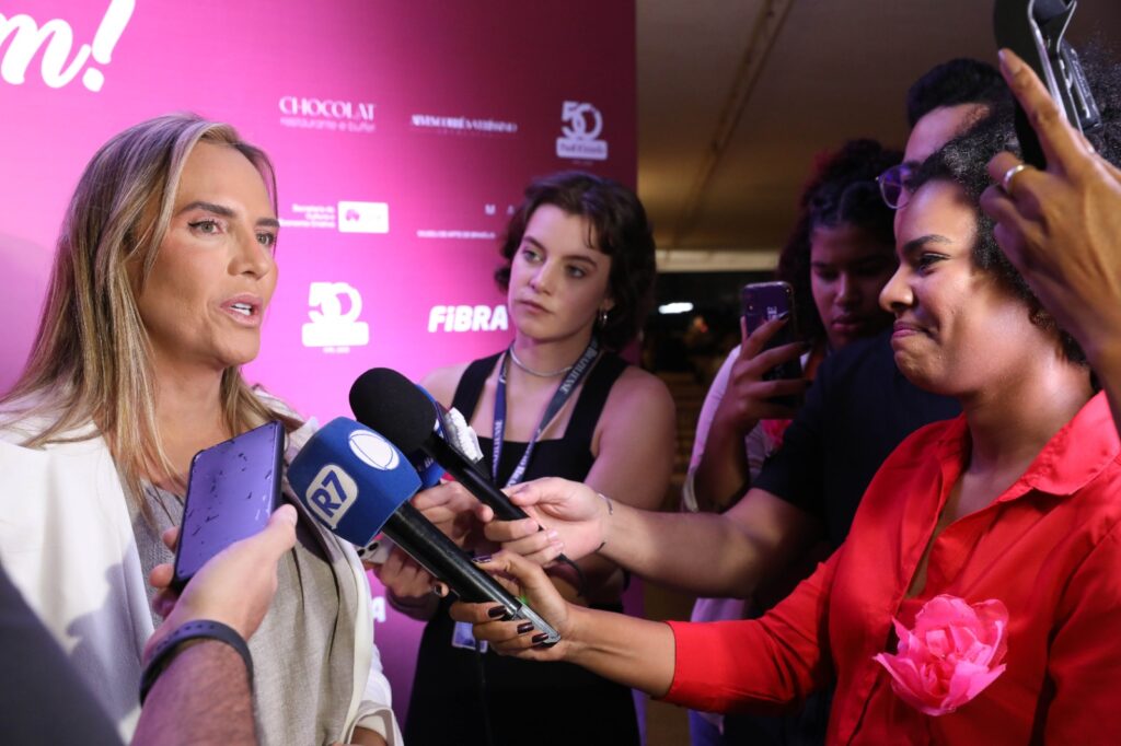 Celina Leão entrega prêmio em homenagem a lideranças femininas
