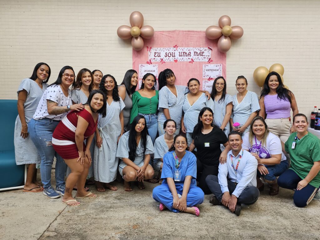 HRSM promove Dia de Beleza para mães de bebês internados na UTI Neonatal