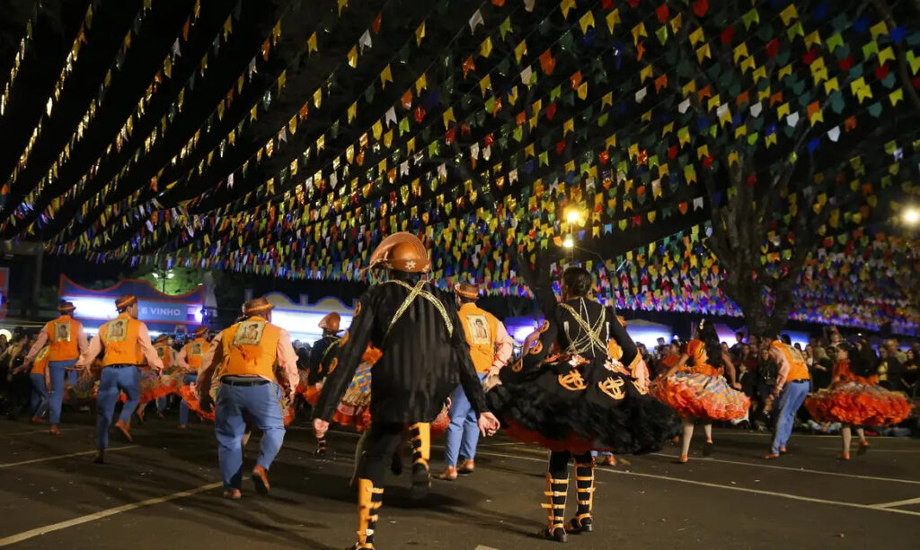 Pesquisa Fecomércio-DF revela otimismo de lojistas para festas juninas