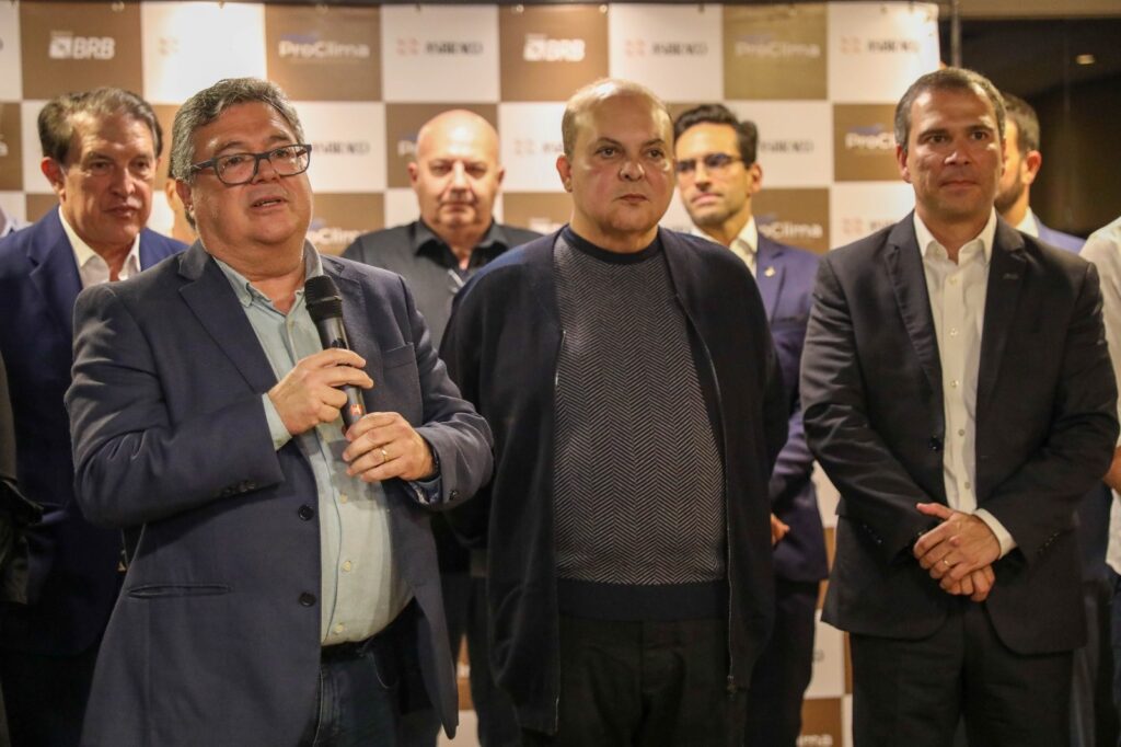 Ibaneis anuncia que GDF estuda criar tabela própria de preços de obras