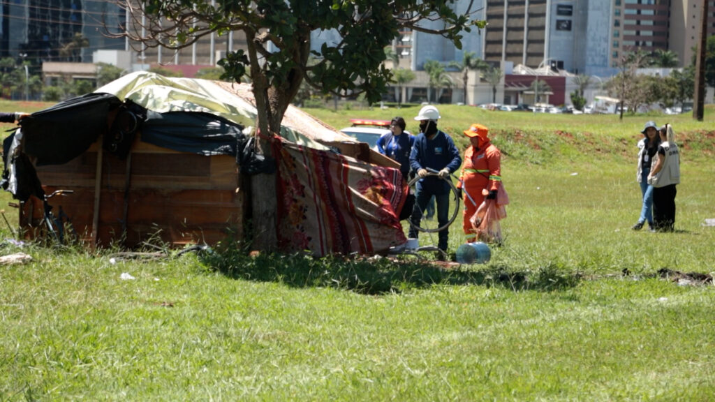 GDF realiza ação integrada de acolhimento a pessoas em situação de rua no Plano Piloto