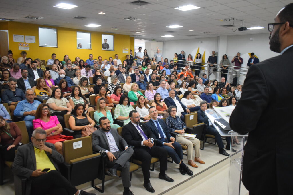 Aula magna no DER-DF celebra inovação e governança