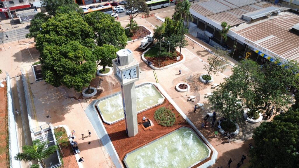 Praça do Relógio é devolvida após passar por reforma de R$ 6 milhões