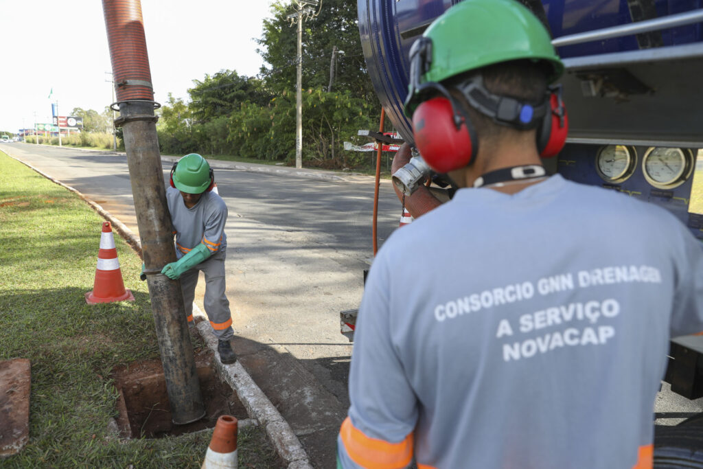 GDF reforça limpeza de redes pluviais com retirada de 192 mil toneladas de resíduos